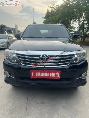 Xe Toyota Fortuner 2.7V 4X2 AT 2016