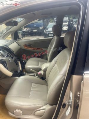 Xe Toyota Innova 2.0E 2016