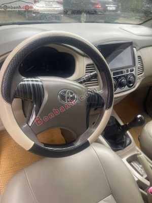 Xe Toyota Innova 2.0E 2016