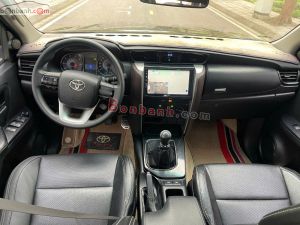 Xe Toyota Fortuner 2.4G 4x2 MT 2017